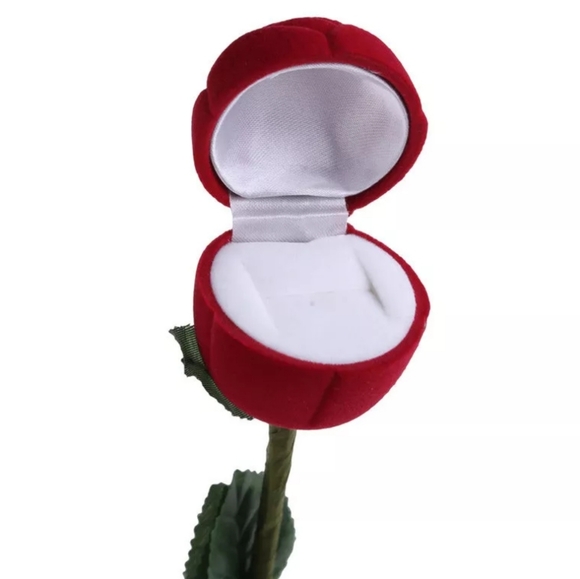 ⚘️ Flocked Red Rose Ring Box - Picture 5 of 10